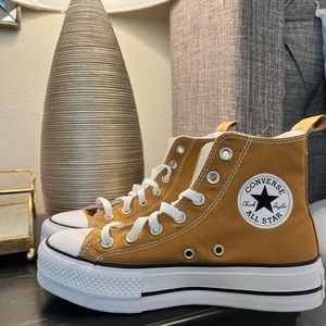Converse All Star Platform Leather High Top size 6.5